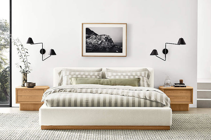 Farina Modern Classic Upholstered Bed