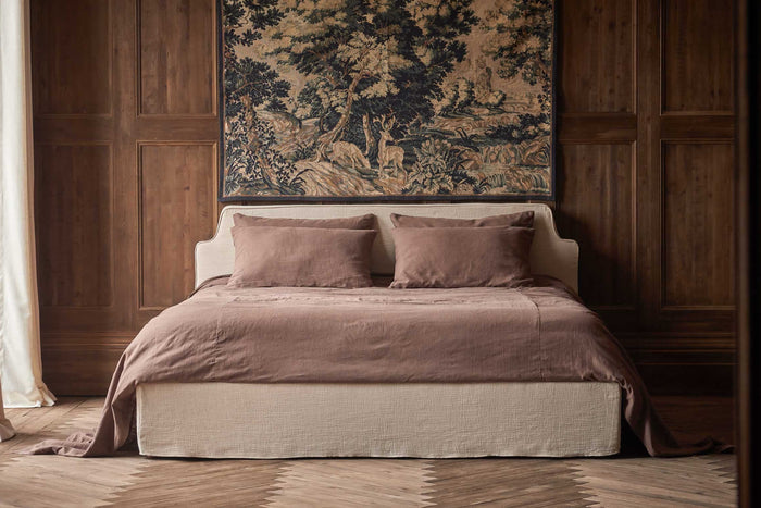 Wilson Contemporary Loose Cover Bed